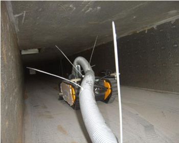 四川中央空調(diào)清洗--風(fēng)管清洗（機(jī)器人）